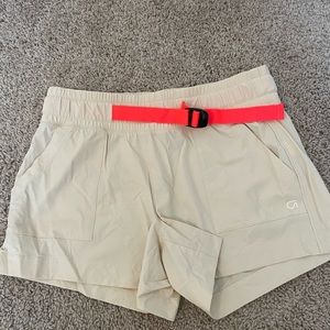 Women’s Gap hiking short- Small